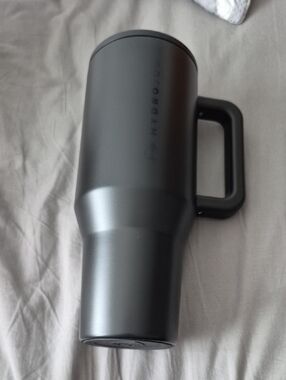 Hydrojug 40oz Traveller Brand New. Matte Black Insulated Travel Mug with Handle